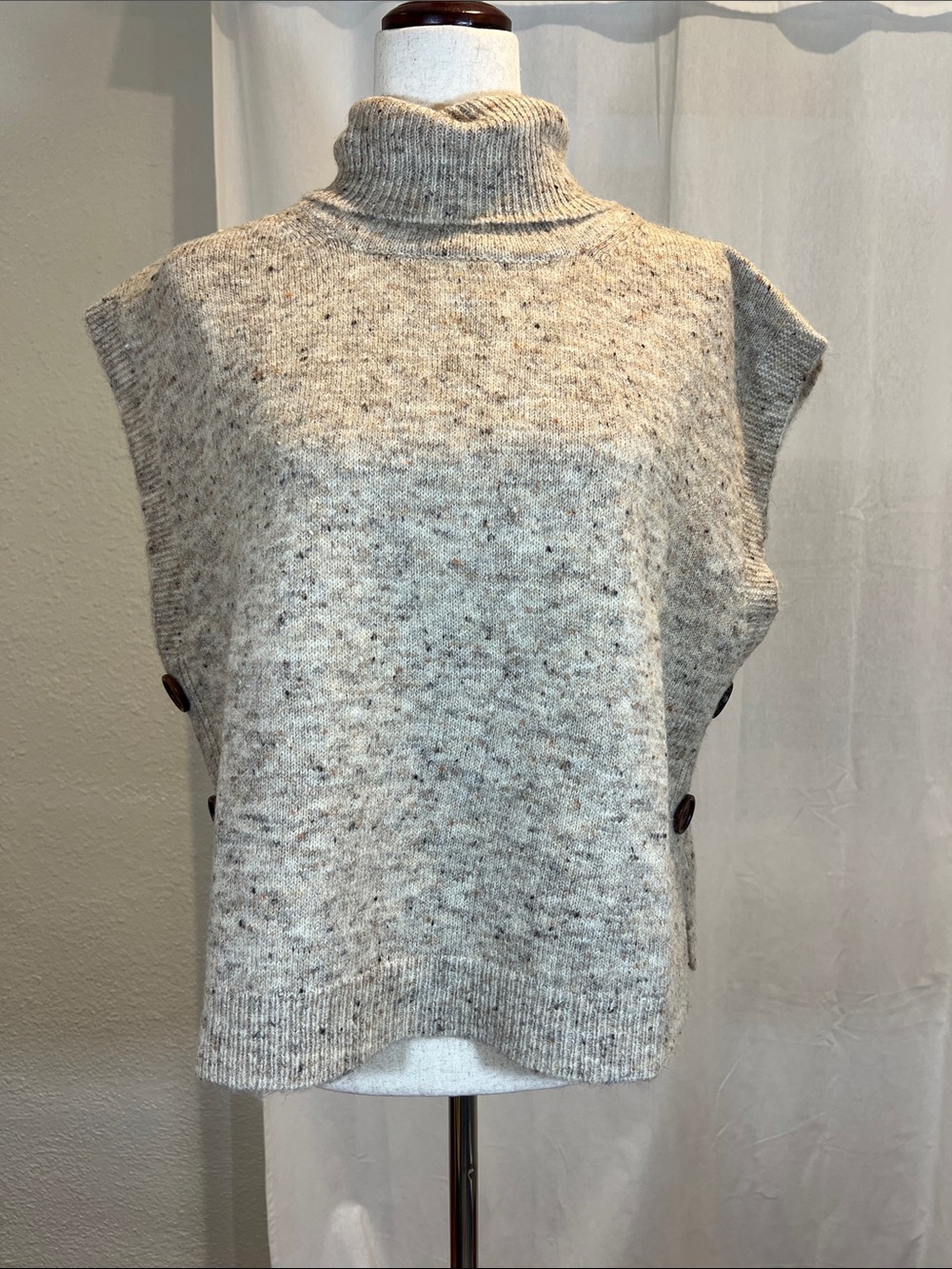 ICHI iaLotus Poncho in a Heathered Tan Colorway. Size XS/S. Oversized. NWT